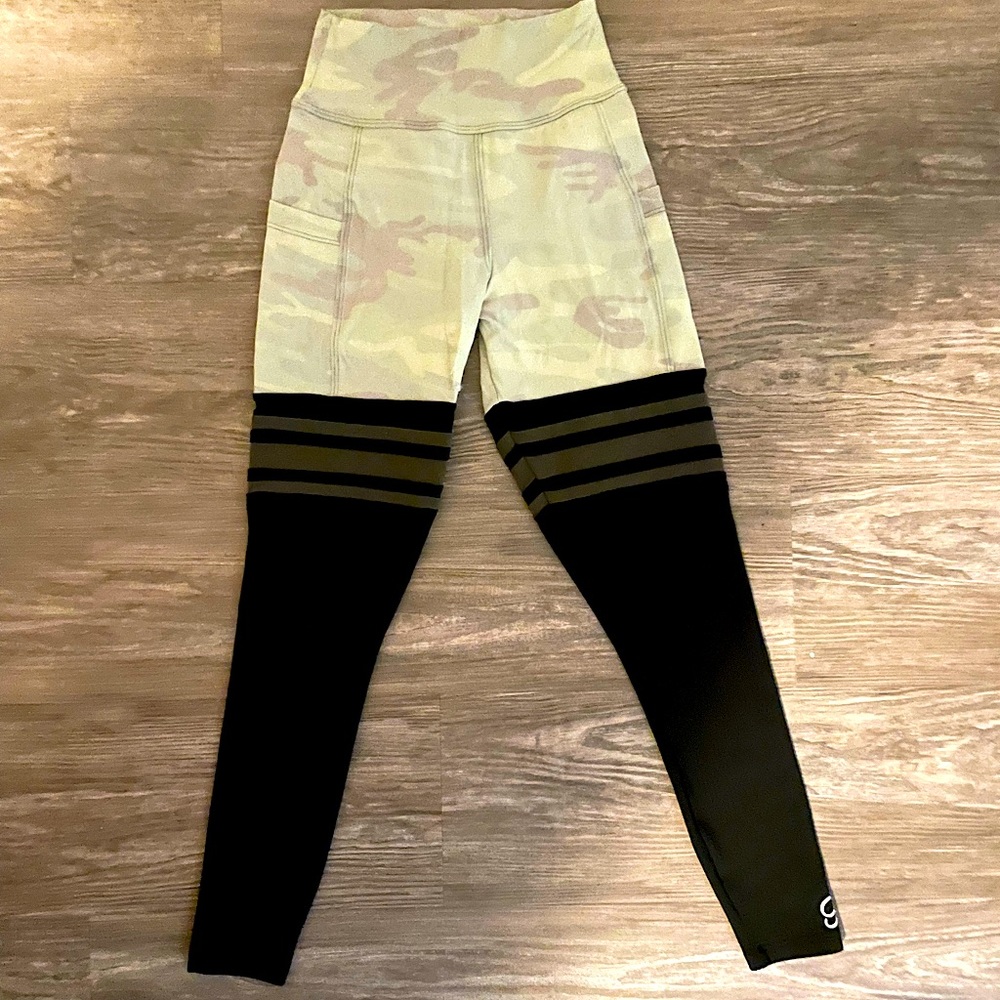 Bombshell leggings size small